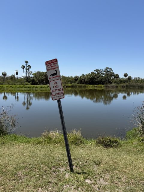 Leaning No Net Sign at Sunfish Bay