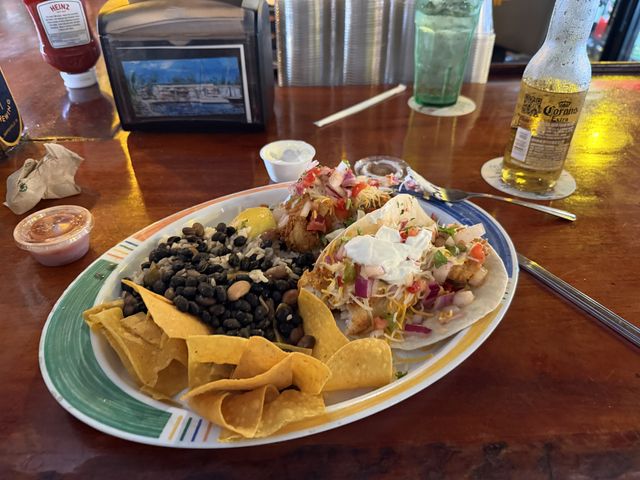 Hogfish Bar & Grill fish tacos